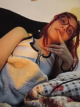 RedMeloddy Adlı Modelin Canlı XXX Sohbeti
