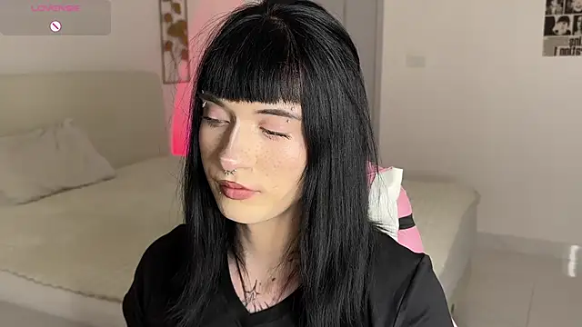Vailyreb_ Show in webcam