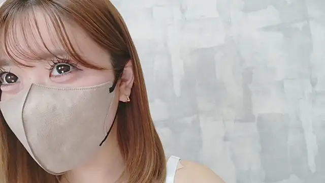צ'אט XXX בשידור חי של momo_love_