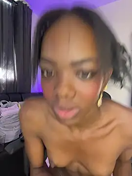 Riri_Blonde10 élő XXX-chatje