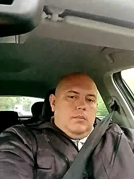 Pokazy przed kamerką – BigromeoXX