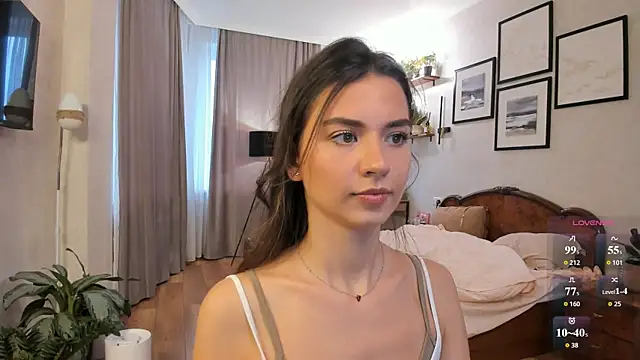 NicoleLuv XXX чат на живо
