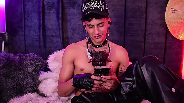 DemonKush-- Show in webcam