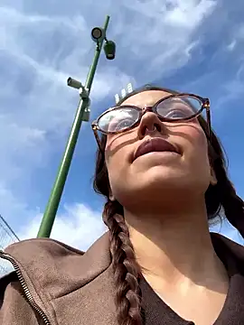 Leila_Brooklyn Adlı Modelin Web Kamerası Şovu