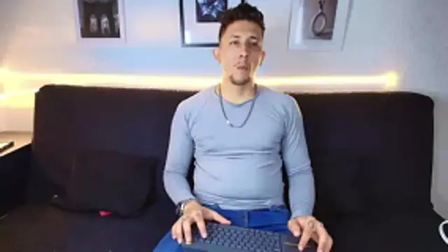 Maykol_Victoriasr 网络视讯表演