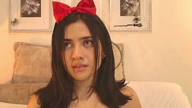 แชท XXX สดของ adara_johnson__