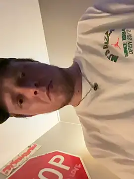BigJohnson06 Show in webcam