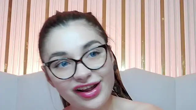 AngelinaWett Chat XXX in diretta