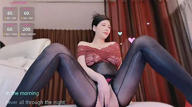 Vaidurya-Yolo Live XXX-chat