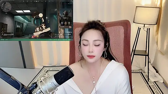 Daisy-77 Show Webcam