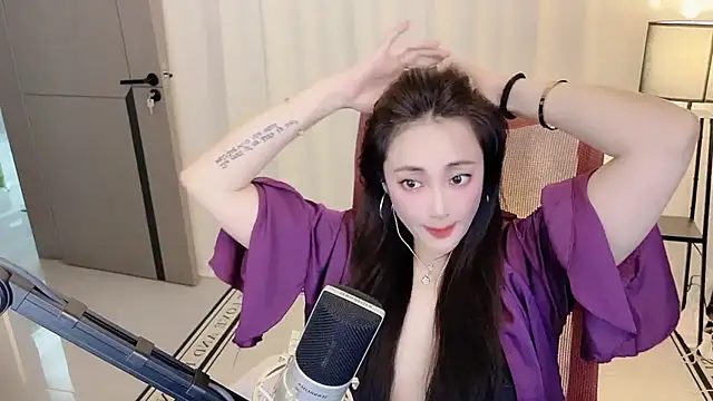Daisy-77's Live XXX Chat