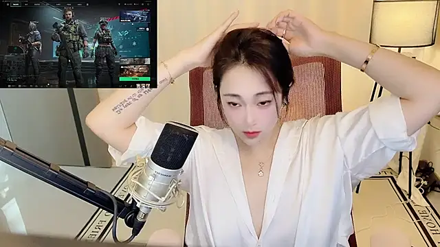 Daisy-77's Live XXX Chat