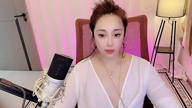 Daisy-77's Live XXX Chat