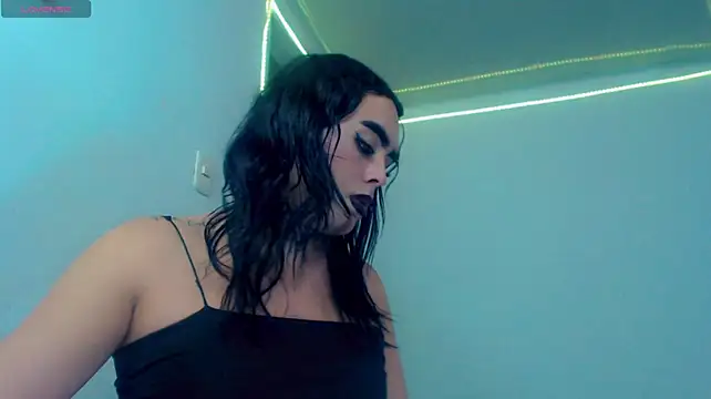 Perla_Hotcortes' Webcam Show