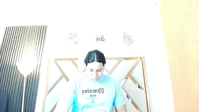 הופעת וובקאם של Alison_Chan_