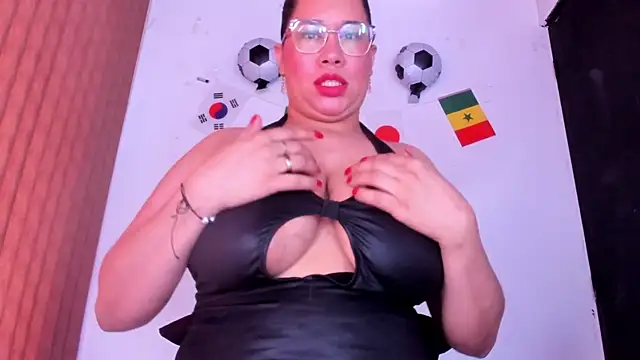 alondrabigtits' Live XXX Chat