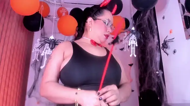 Вебкам-шоу alondrabigtits