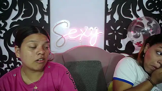 XXX chat uživo modela kittens_hornxyxx