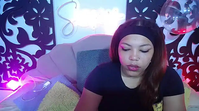 kittens_hornxyxx Pertunjukan Webcam