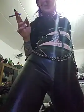 הופעת וובקאם של Purple_Coffin666