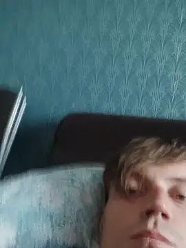 Show modela MrMagicM na web-kameri
