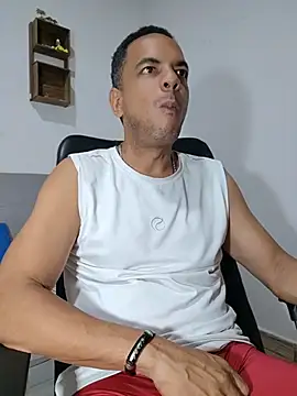 latinmartin73 Show in webcam