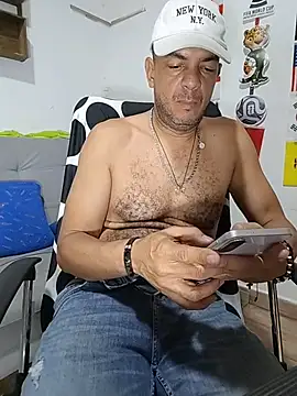 latinmartin73 网络视讯表演