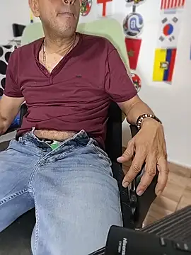 latinmartin73 网络视讯表演