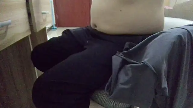 huzi518 Pertunjukan Webcam