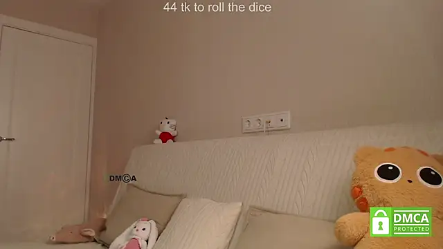 lulu_moonmoon élő chatszobája