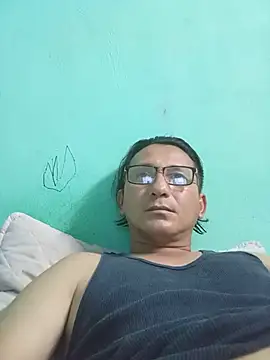 Andresguz35's Webcam Show