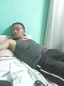 Andresguz35's Webcam Show