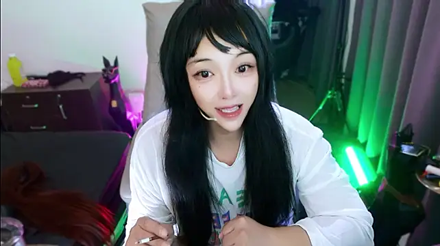 SaraSilky Pertunjukan Webcam