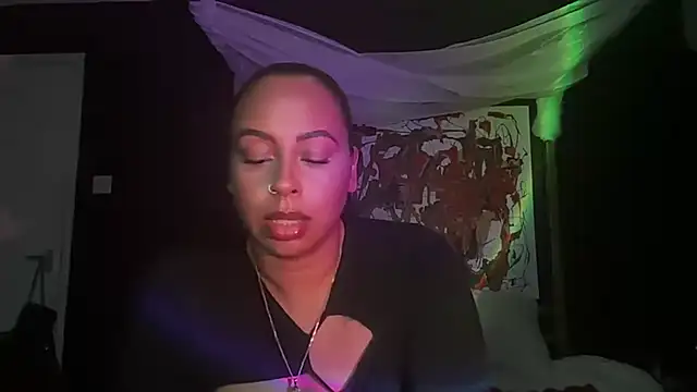 AriesBaddiee_'s Webcam Show