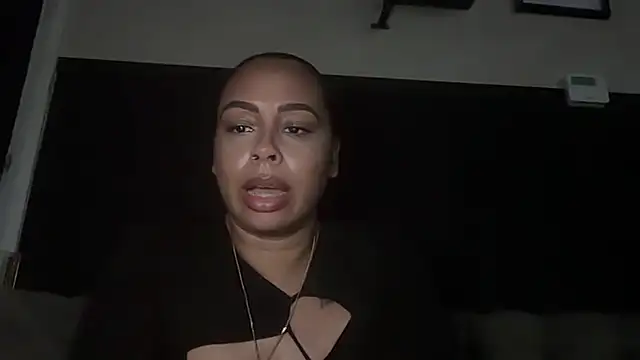 AriesBaddiee_'s Webcam Show