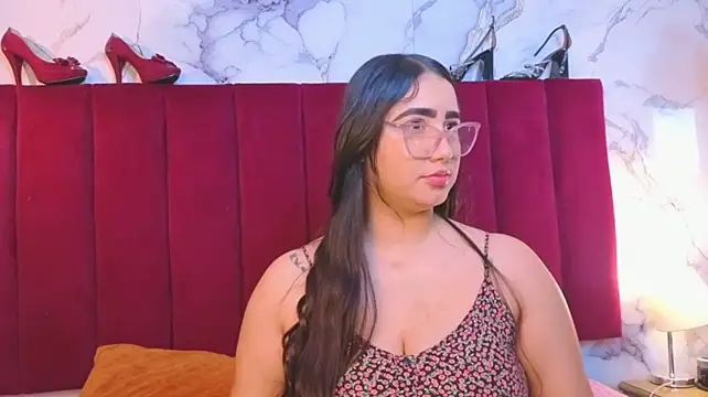 Chat +18 de JESSYCORTES ao vivo