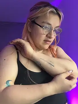 Chat XXX en directo de Sophia_Weest99