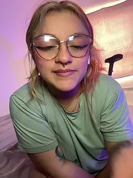 Sophia_Weest99: онлайн-секс-чат