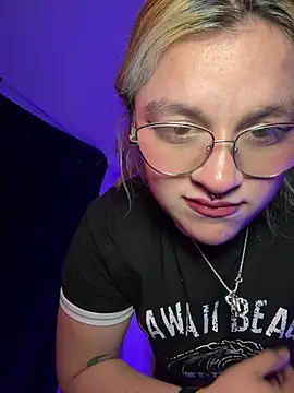 Sophia_Weest99 现场XXX聊天