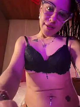 הופעת וובקאם של mariposapontiak420