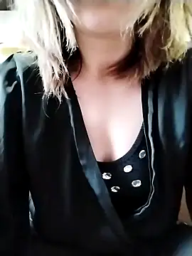 Honeytrap369 Adlı Modelin Canlı XXX Sohbeti