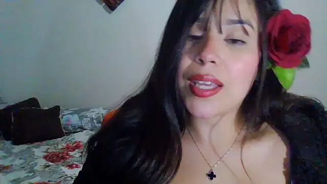Show modela persefoonee30 na web-kameri