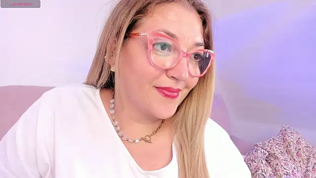 Naty_Mature_ Show in webcam