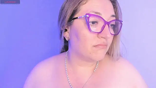 Naty_Mature_n Webbikameraesitys