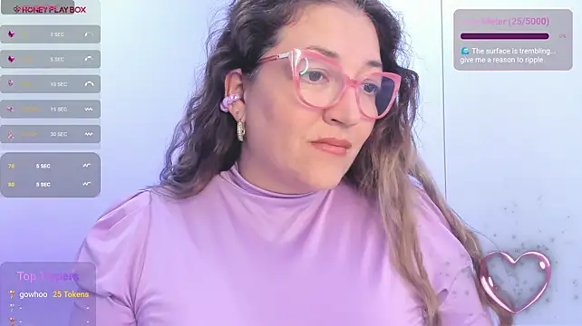 Naty_Mature_: διαδικτυακό σόου στην κάμερα
