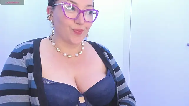 Naty_Mature_ Show in webcam