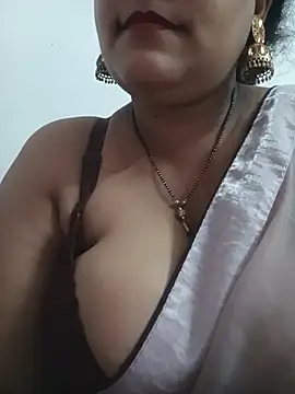 Show de Nyra-23 na webcam