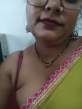 Nyra-23 Show in webcam