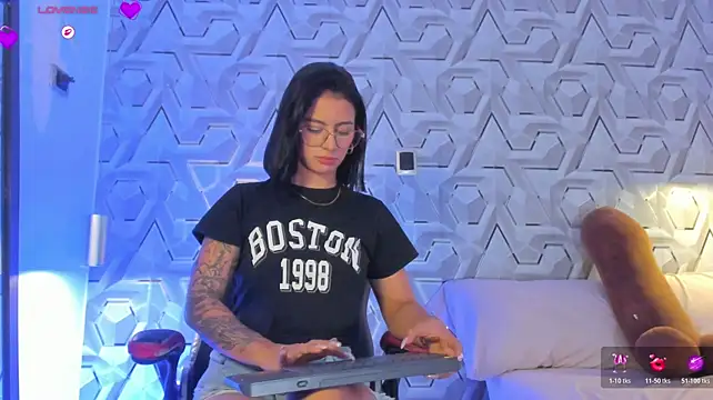 Sophiee_Hill Show in webcam