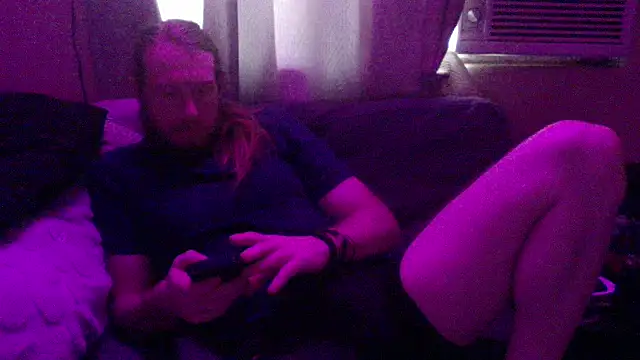 Johndoe2292 Show in webcam